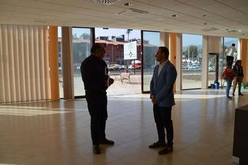 Visita al nuevo edificio administrativo de El Cubillo (Foto TA)